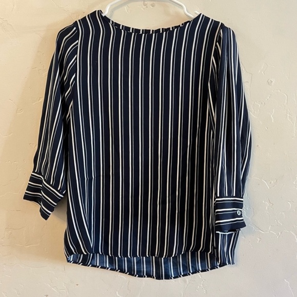 T Tahari Blue & White Striped Silky Blouse Small - Picture 1 of 7